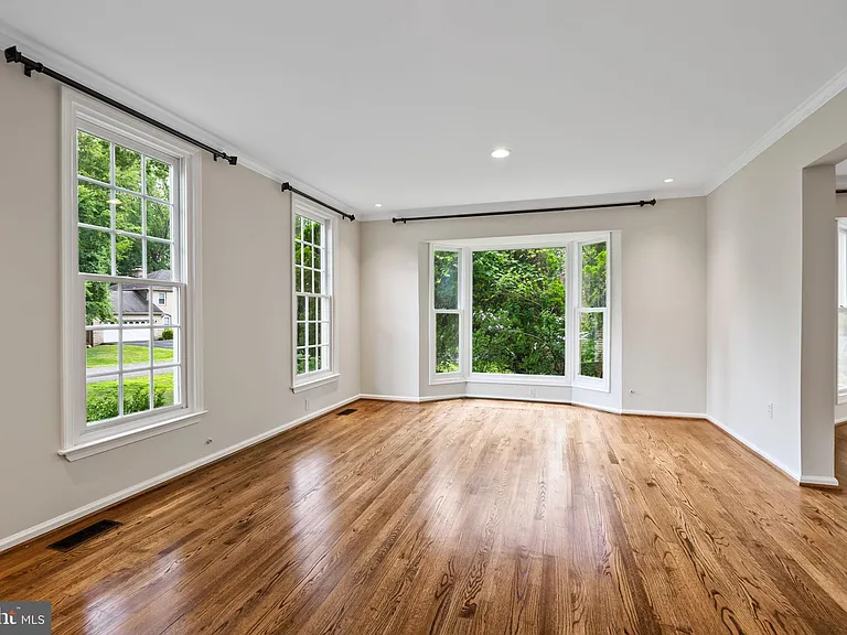 6506 Bellamine Ct — Photo 9