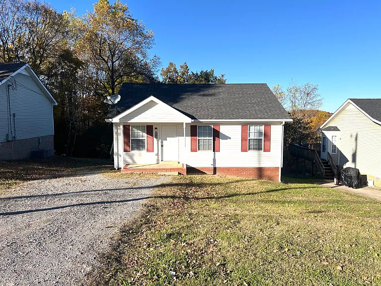 2404 N Ford St — Photo 2