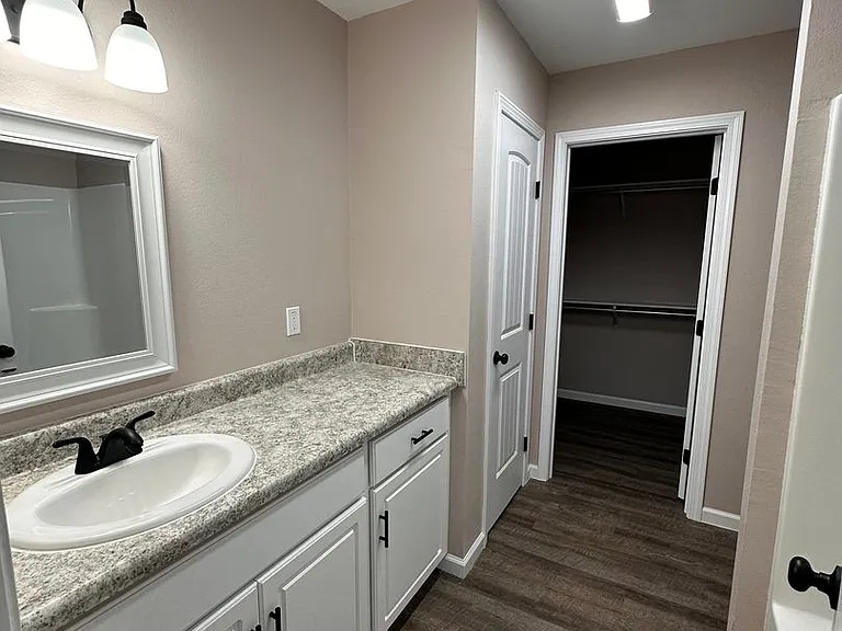 1228 Orange St — Photo 3