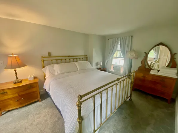 (undisclosed Address), Saratoga Springs, NY 12866