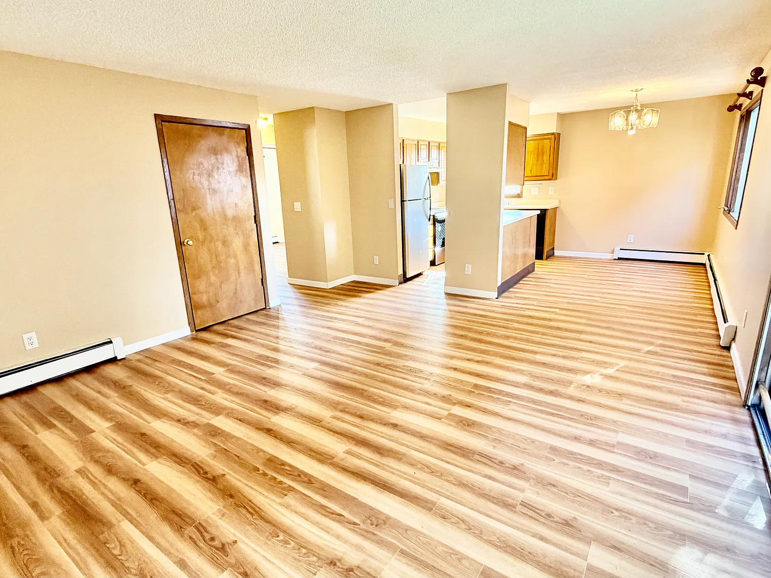 2 bed, 895 sqft, $1,700 — Photo 1