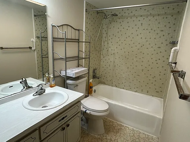 1845 S Highland Ave #19 — Photo 11