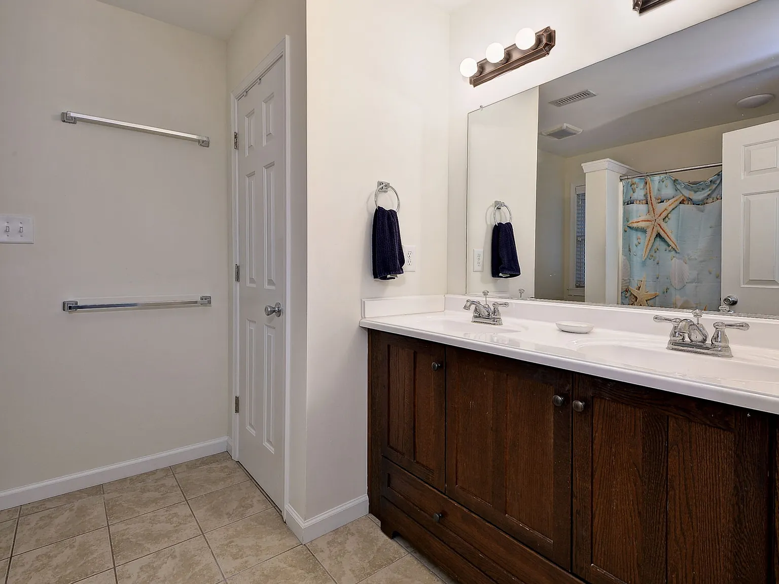 4 bed, 2.5 bath, 1779 sqft, $2,900 — Photo 2