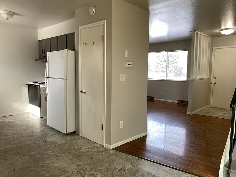 1954 Pecan St #2 — Photo 7