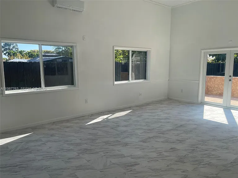 20700 SW 122nd Ave — Photo 13