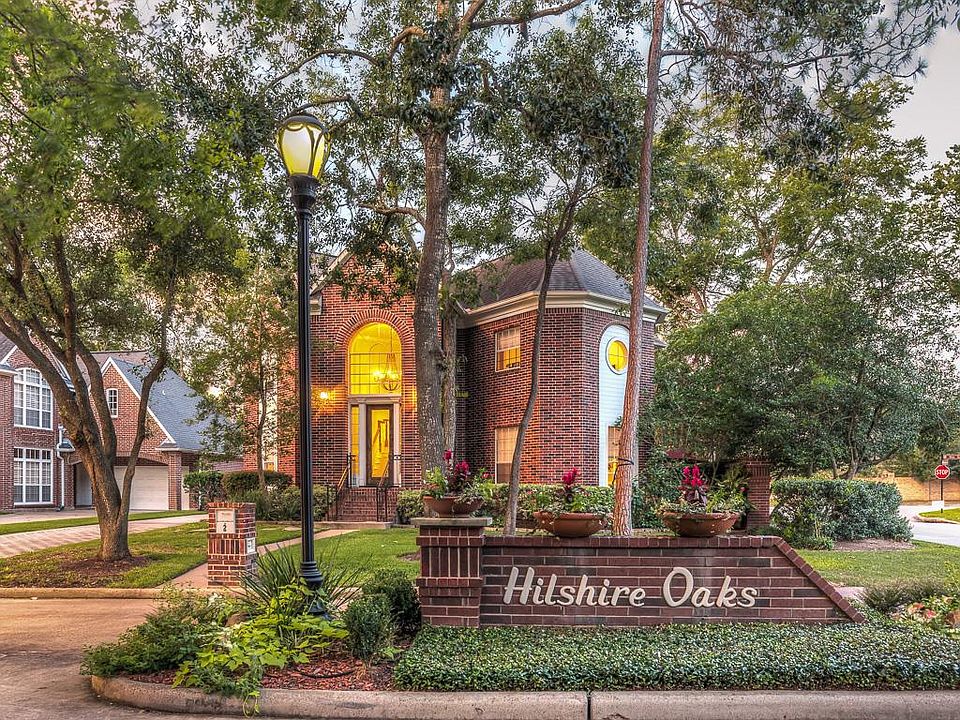 1st image of 2 Hilshire Oaks Ct