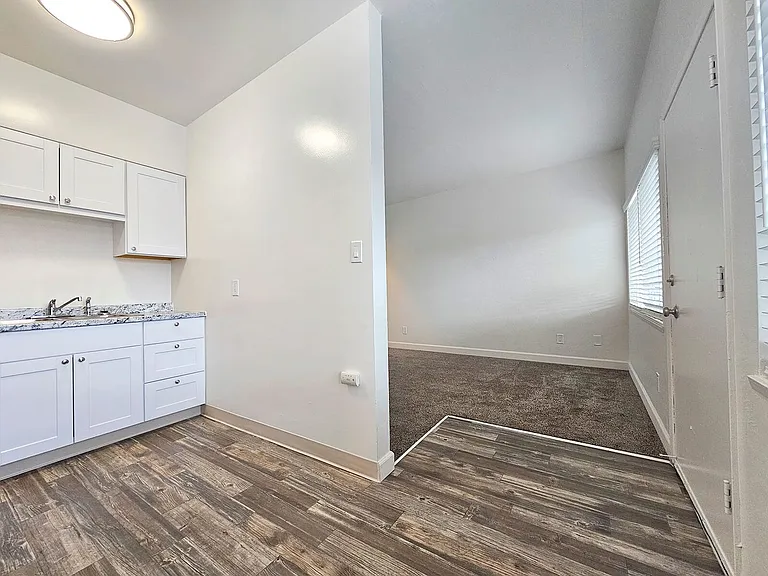 1465 Grand Ave — Photo 18