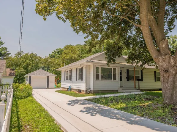 108 North Eames STREET, Elkhorn, WI 53121