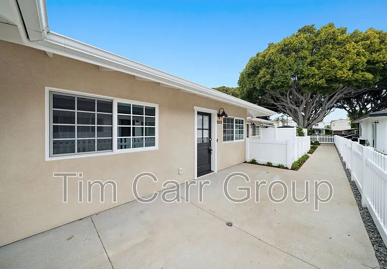 1801 Clay St — Photo 1