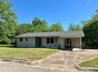 2035 W Kaufman St, Paris, TX 75460