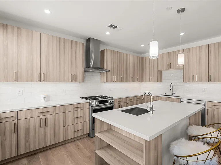 908 Woodside Rd — Photo 8