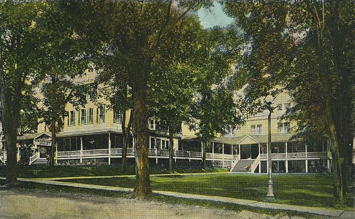 1st image of 136 W Main St