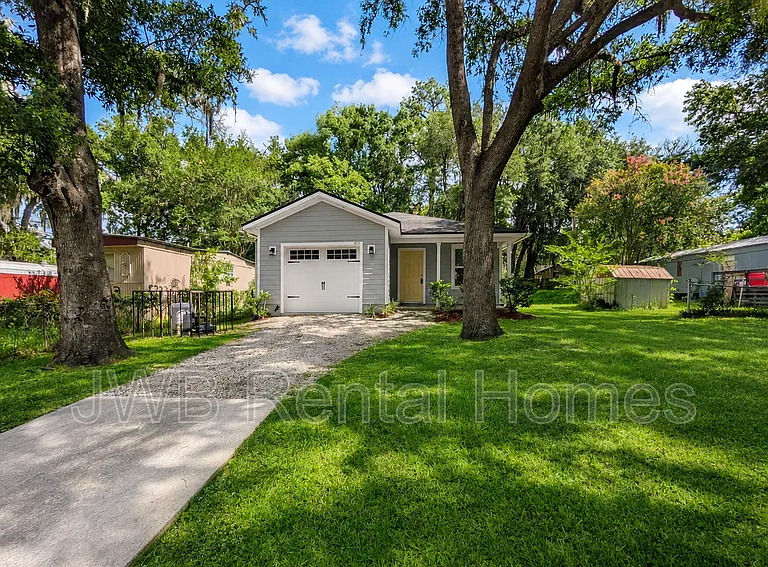 8727 Osteen St — Photo 14