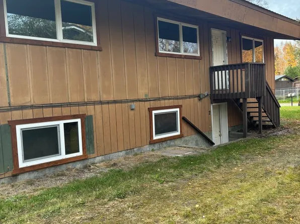 4037 Fahrenkamp Ave, Fairbanks, AK 99709