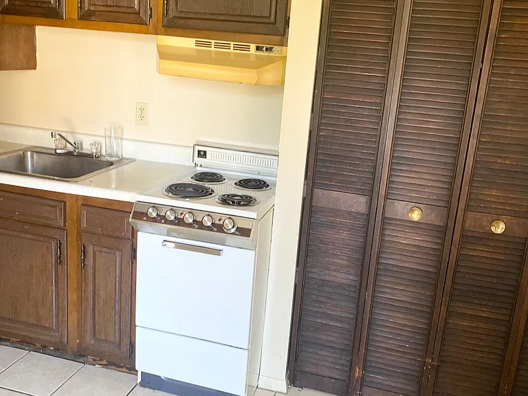 515 Washington Ave #1A — Photo 5