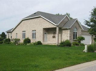 1758 Hunters Cove Cir, Kokomo, IN 46902