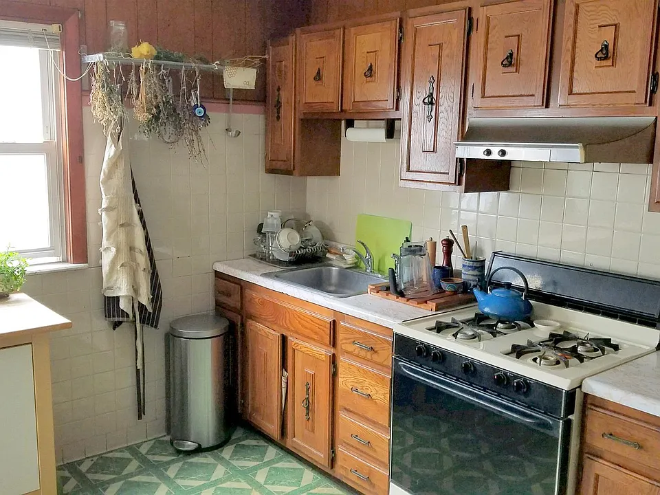 228 Cedar St #2