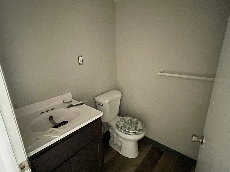 1917 Maravilla Ave #33 — Photo 4