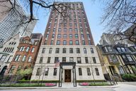 E Elm St-3004-001.jpg