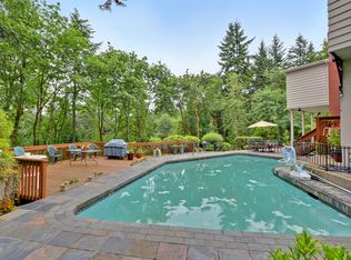 10515 S Terwilliger Pl, Portland, OR 97219