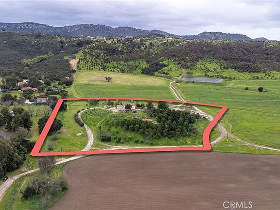 5th image of 15300 Round Tree Rd