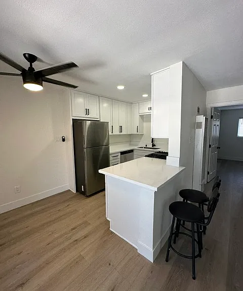 383 W Bay St #7 — Photo 18