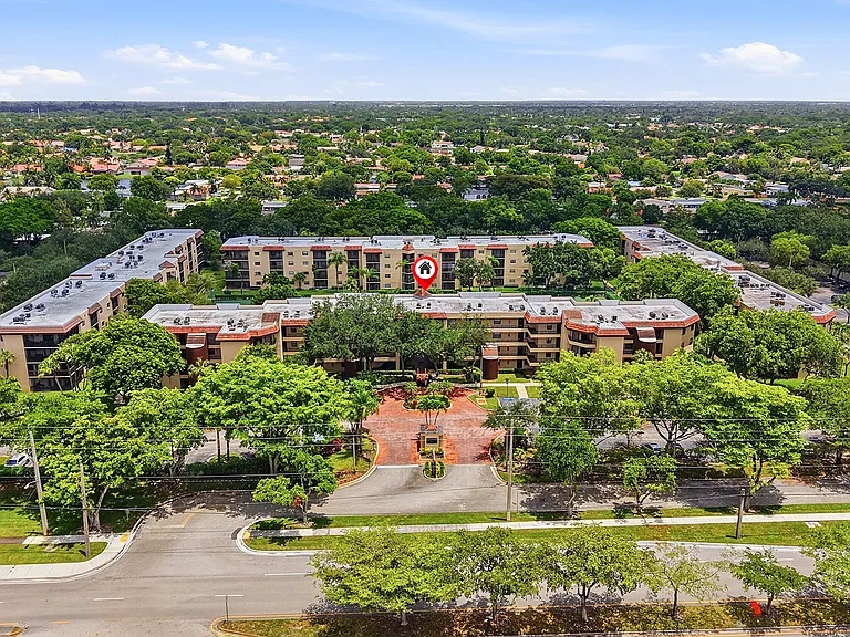 10401 W Broward Blvd #401 — Photo 41