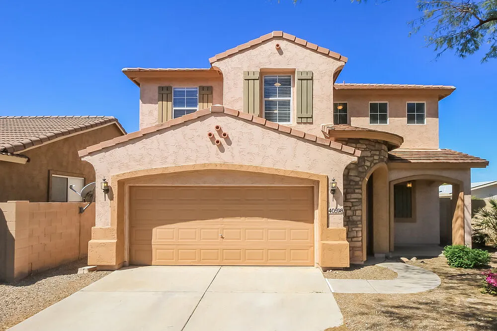 3 bed, 2.5 bath, 1628 sqft, $2,000 — Photo 1