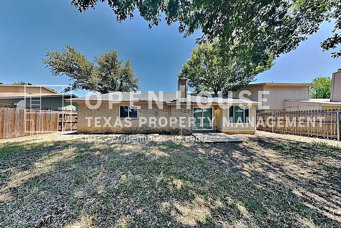 8037 Berrybrook Dr — Photo 18