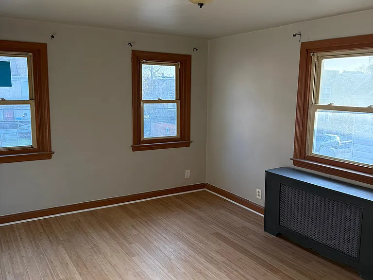 216 E 24th St #1 — Photo 5