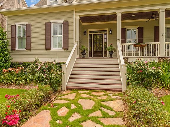 3rd image of 909 Big Oak Cir