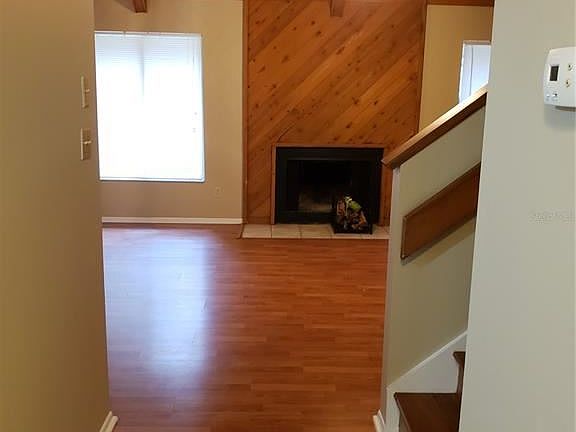 3rd image of 105 Spreading Oak Ct