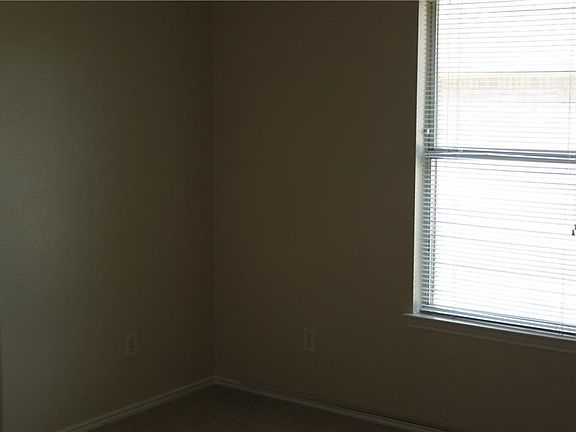 3rd image of 756 Meandering Dr