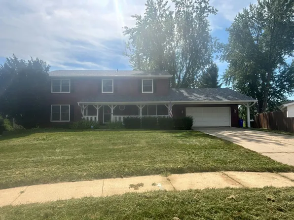 6911 Wilton Ct NE, Cedar Rapids, IA 52402