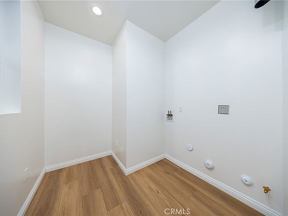 5th image of 607 S Sefton Ave #607A