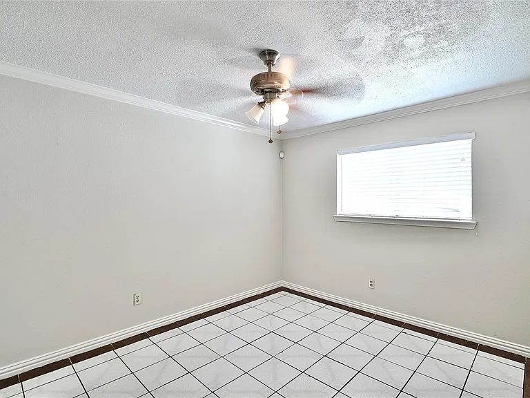 8314 La Roche Ln — Photo 3