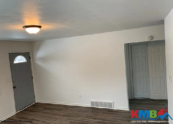 1615 Crescent St — Photo 4