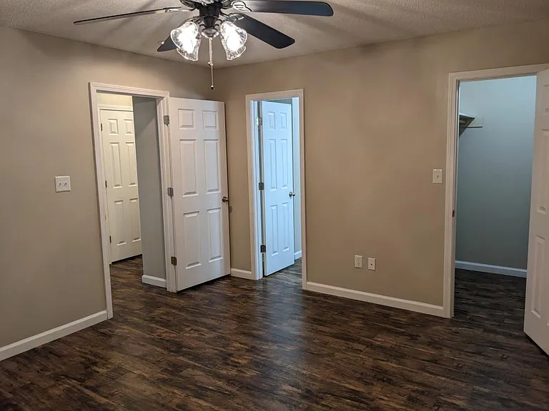 528 E Redwood St — Photo 14