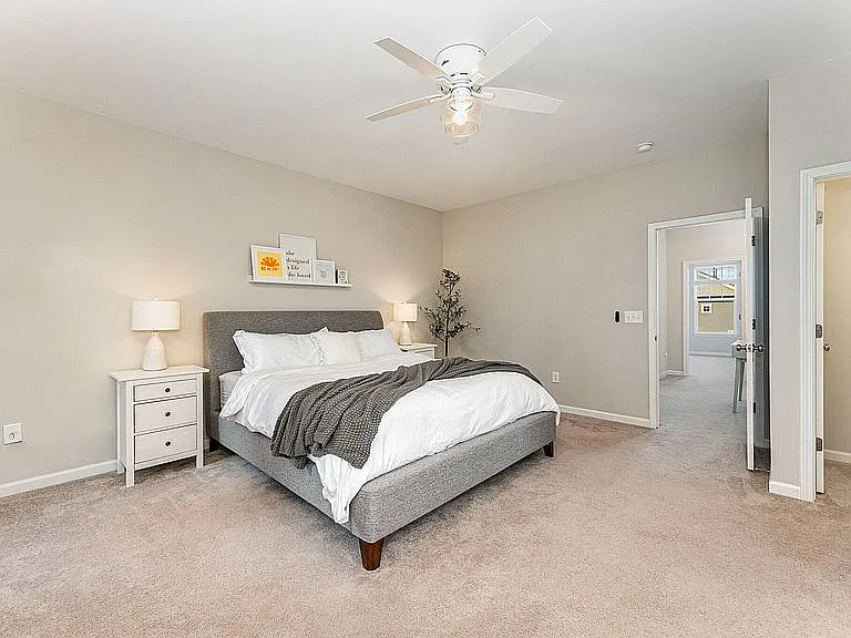 1049 Lathrop Ln — Photo 32