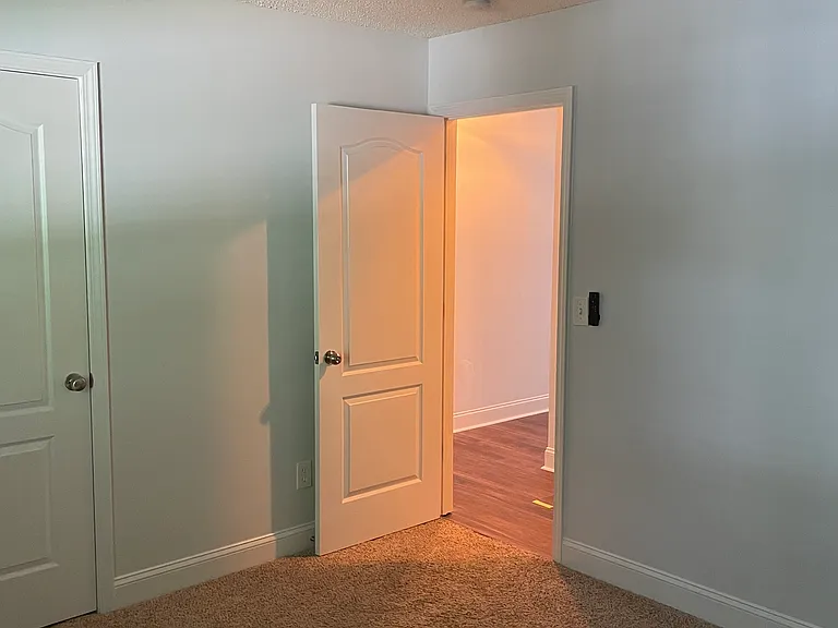 1054 Blakewood Ct — Photo 15