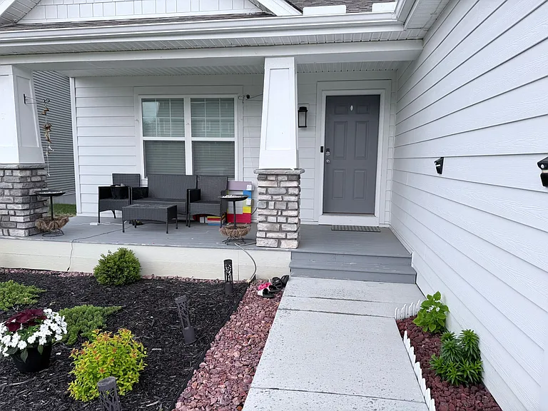 14250 Cheshire Ln N — Photo 3