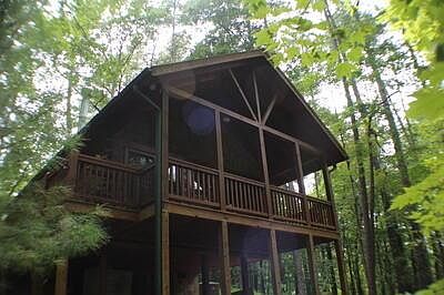1st image of 90 Pine Tree Dr