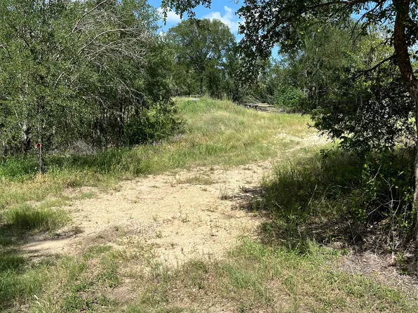 715 N Silver St, Burnet, TX 78611