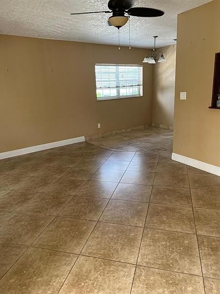 1st image of 1907 NE 2nd St APT 10