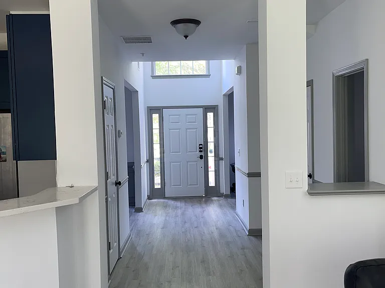 Rhyne Cir SE — Photo 2