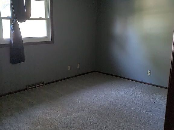 4th image of 1210 Kansas St