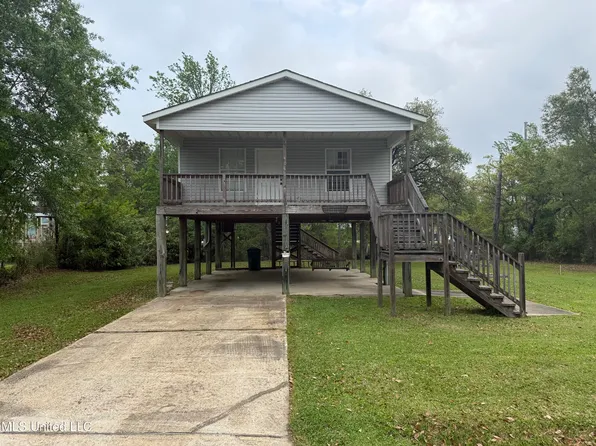 4060 Cardinal St, Bay Saint Louis, MS 39520