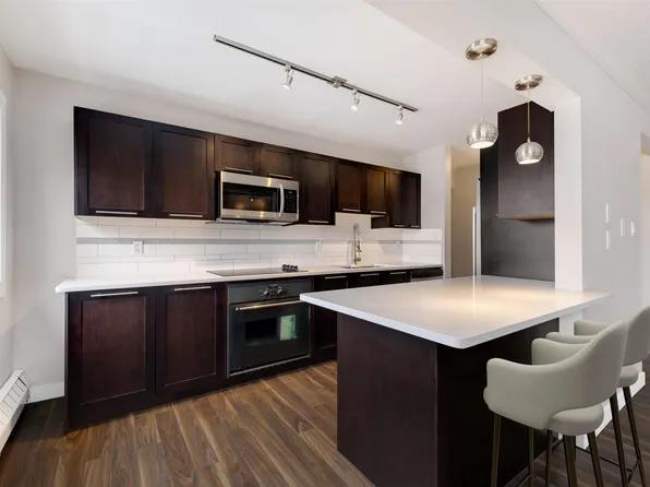 10015 83rd Ave NW #32, Edmonton, AB T6E 2C3