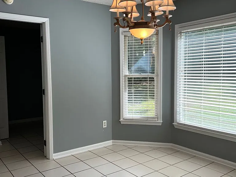114 Windmere Dr — Photo 24
