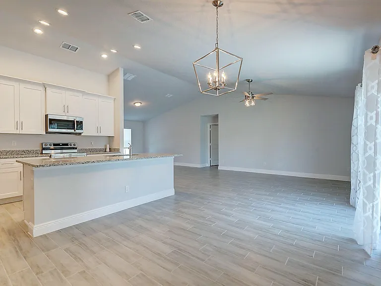 2352 SW Plum Ct — Photo 11